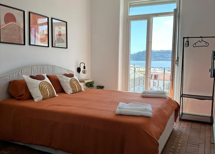 Belem Apartment With Tagus River View